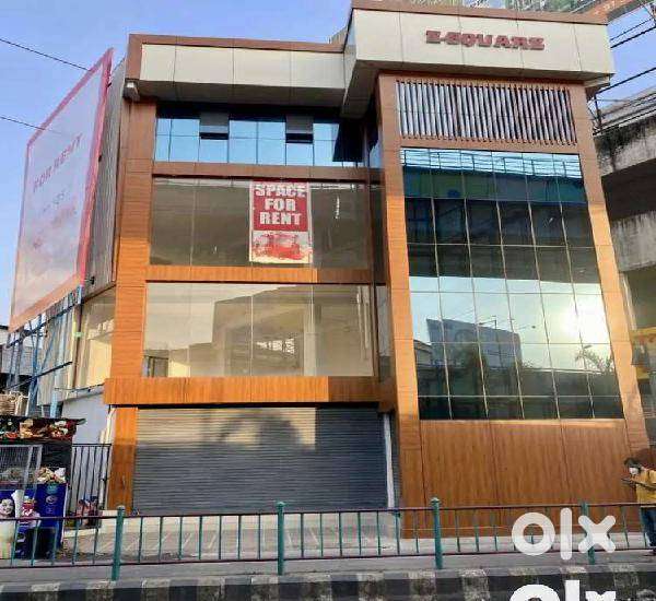 പാലക്കാട് ടൗണിൽ ഇൻസ്റ്റ്യൂട്ടിന് പറ്റിയ 3000 to 8000 സ്ക്വയർ ഫീറ്റ് ഫു