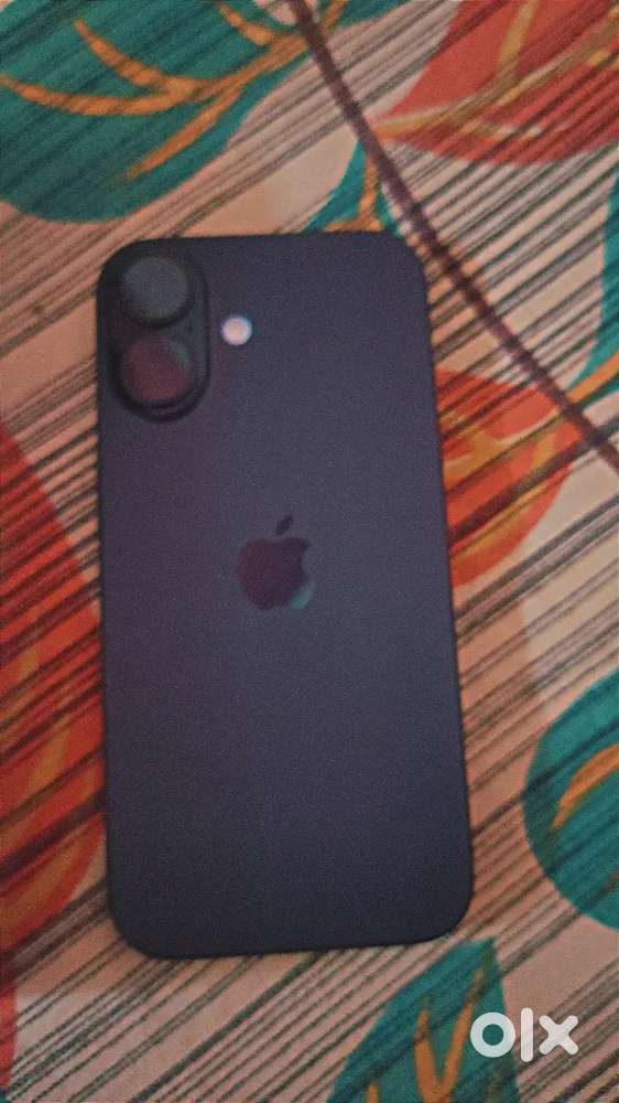 3 days old iphone 16 128 black faltu mssg na karein