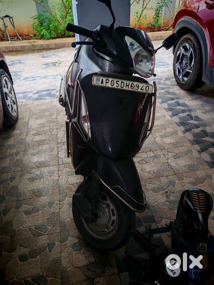 Hero pleasure Black colour 2016 model
