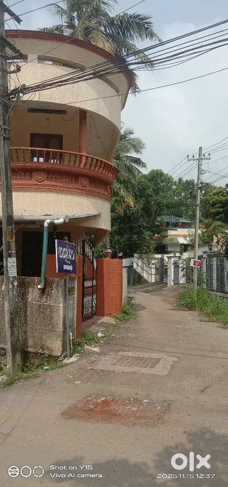 HOUSE FOR RENT  2bhk (First Floor Parking available