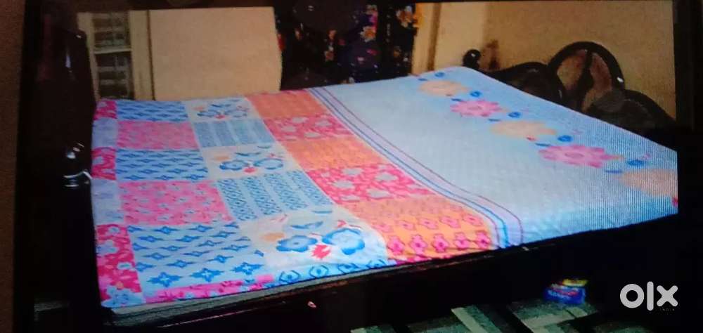 5/6 Bed with matres fully relaxable bed and very comfortable bed, good