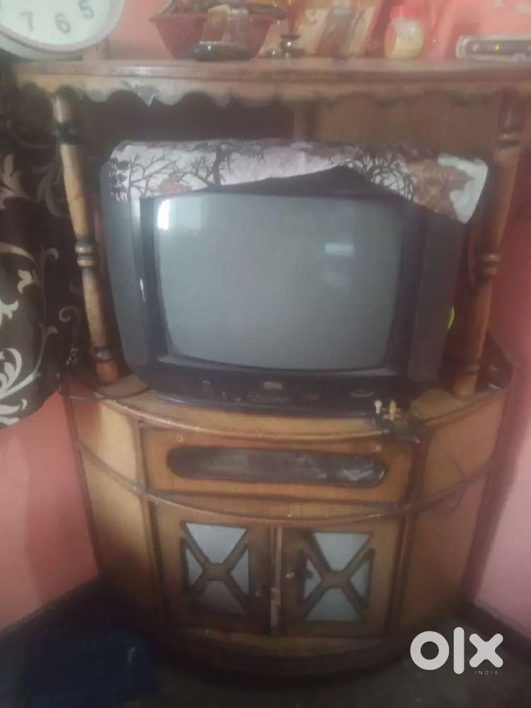 LG 21 inch TV sath me trolly