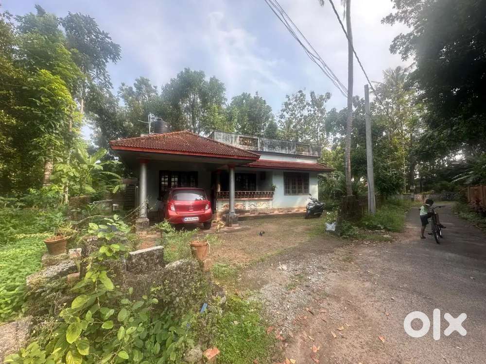 Plot with house for sale [Mala-Annamada route]