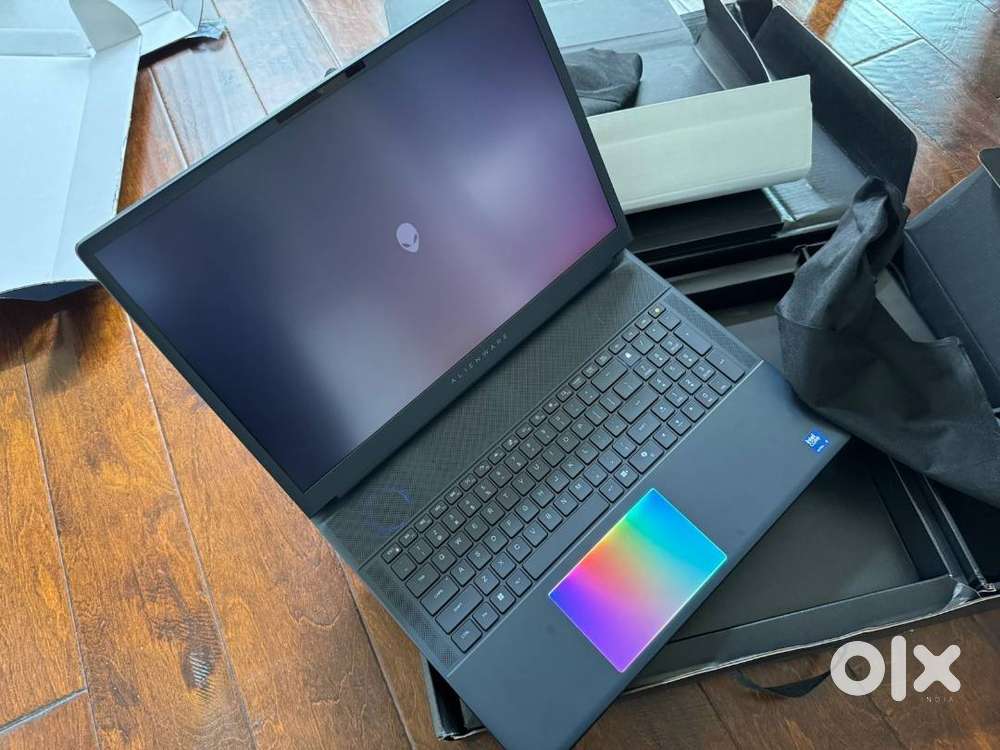 Alien ware 18 Area-51, Ultra 9-275HX, 64GB, 2TB, QHD+ 300Hz, RTX 5090