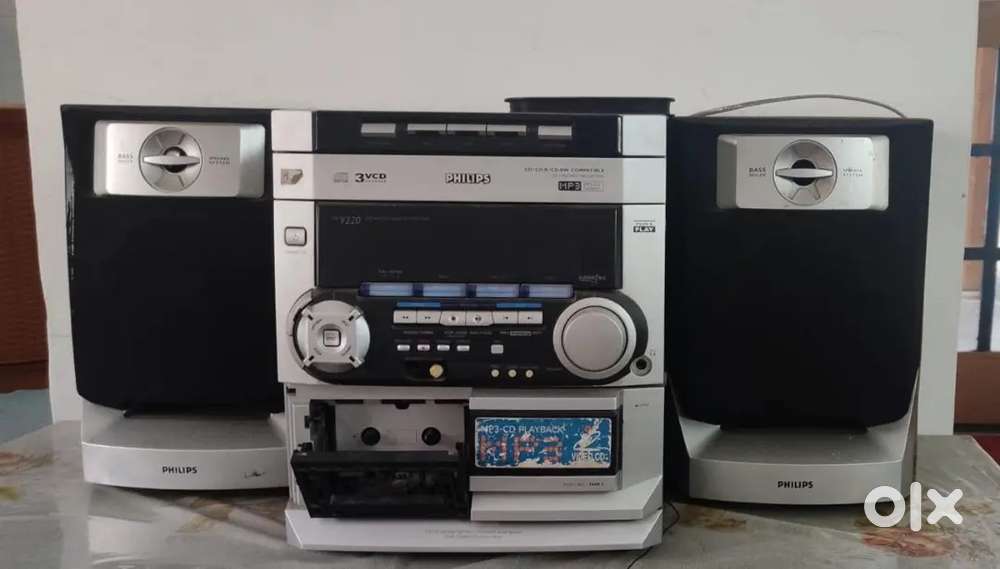 Philips music system , DVD / CD player, 2200 watt