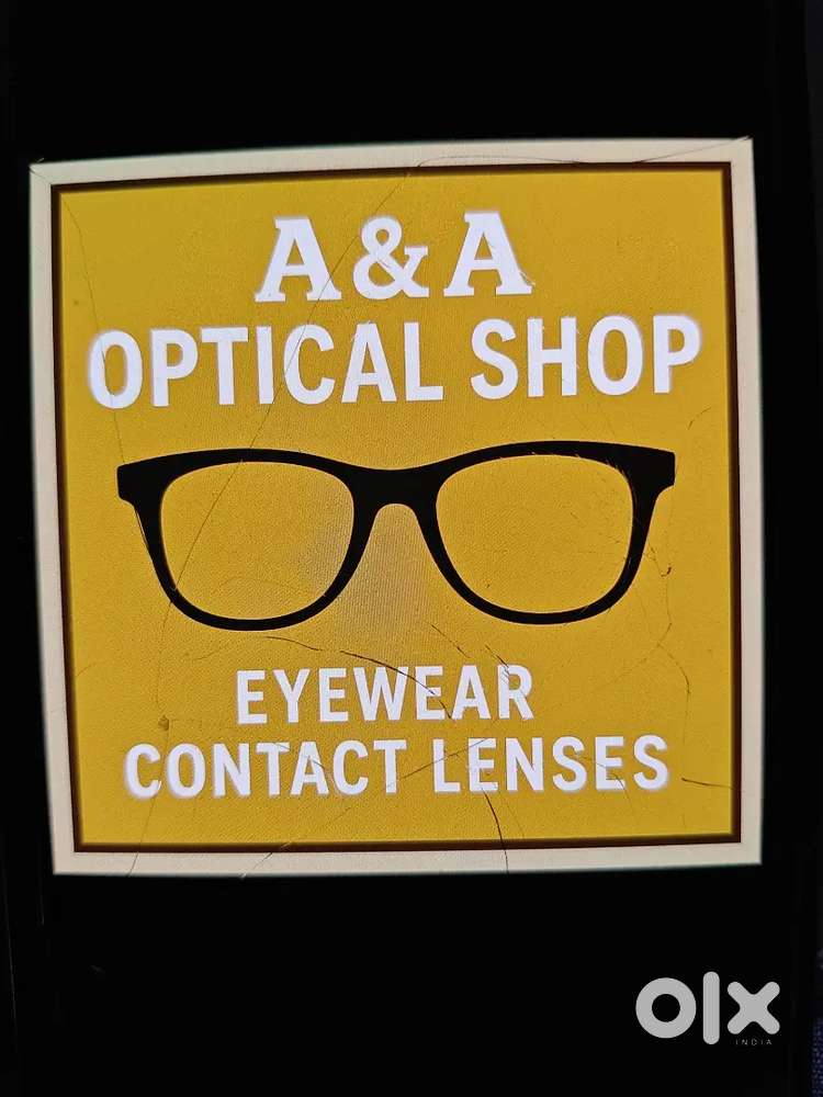 Optometrist for optical shop