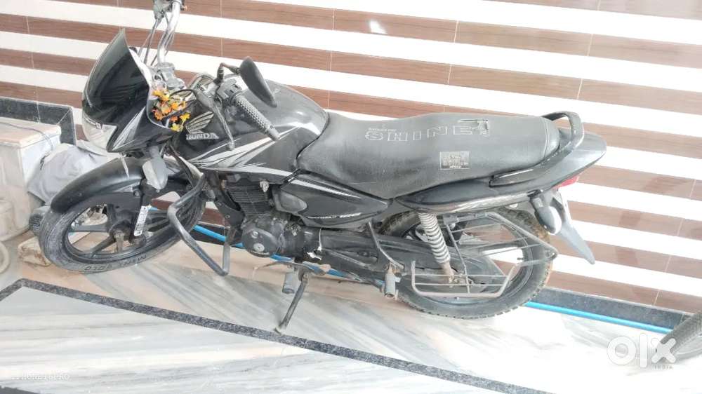 Honda shine 125 ( black colour) First hand