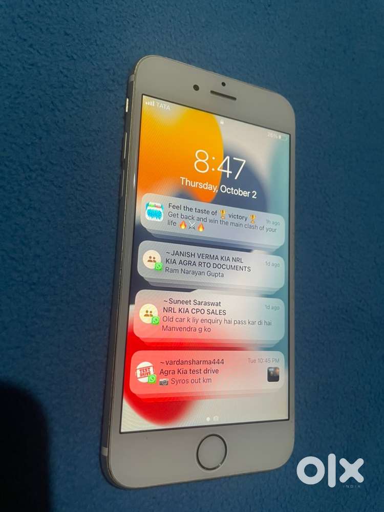 Iphone 6s.   Mere pass faltu rakha rehta hai jisko lena ho msg kare