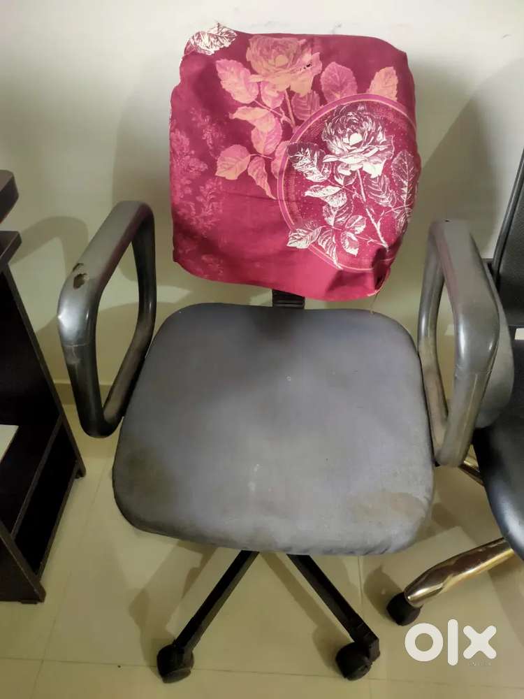 Revoling chair