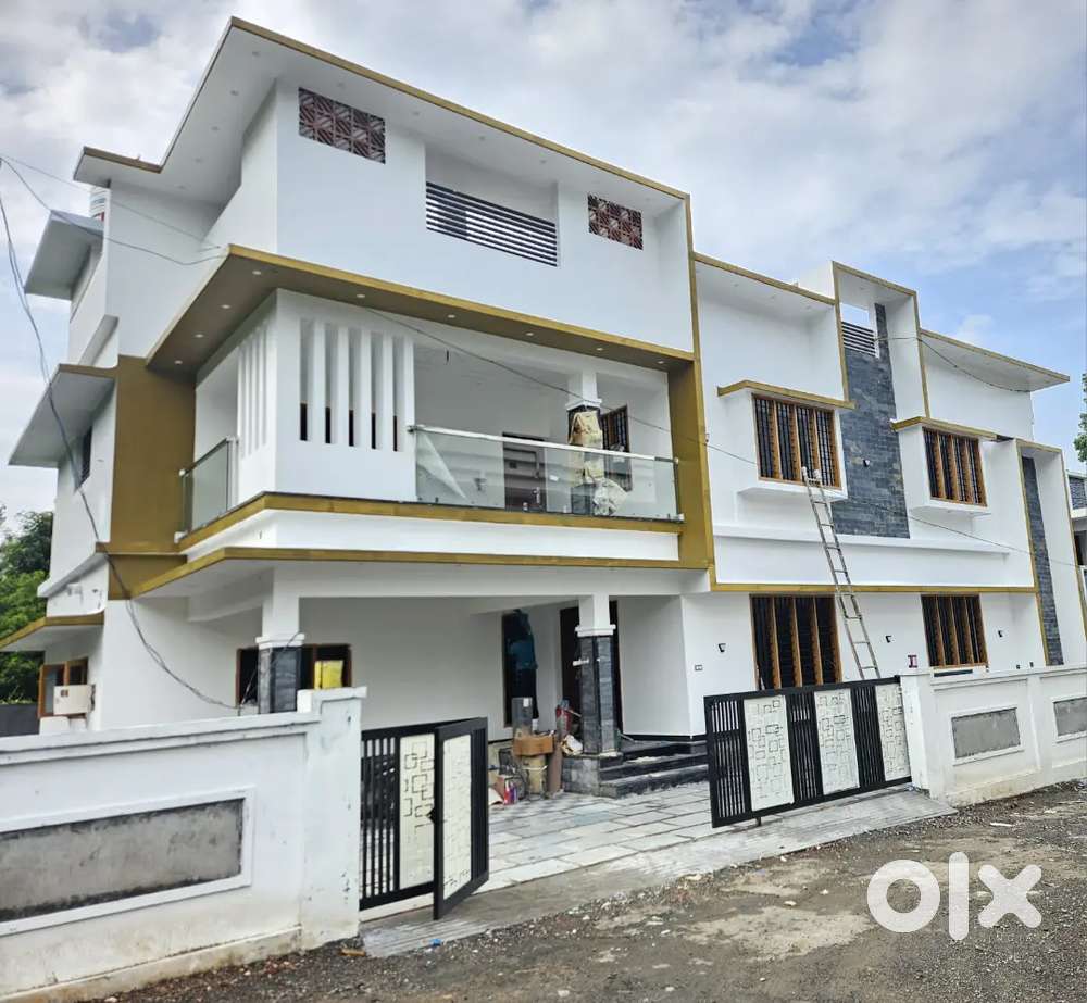 4 BHK VILLA FOR SALE NEAR KAKKANAD , PALLIKARA