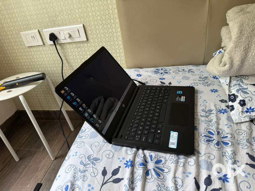 HP LAPTOP 14 inch with bill and bag