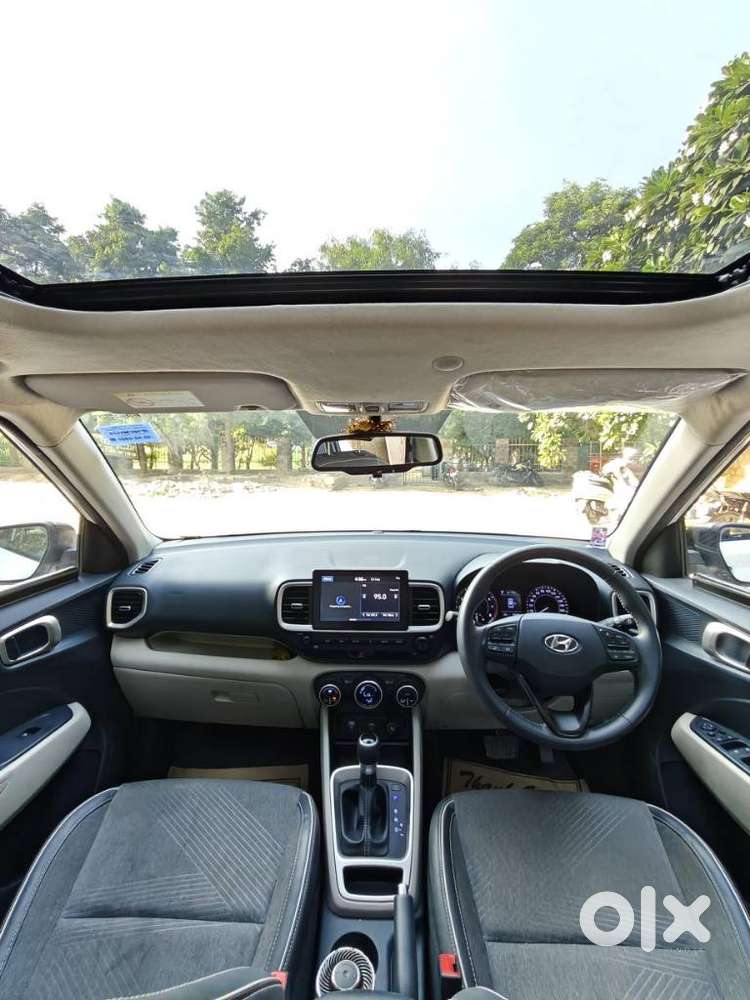 Hyundai Venue 1.0 SX (O) Turbo DCT Dual Tone, 2020, Petrol