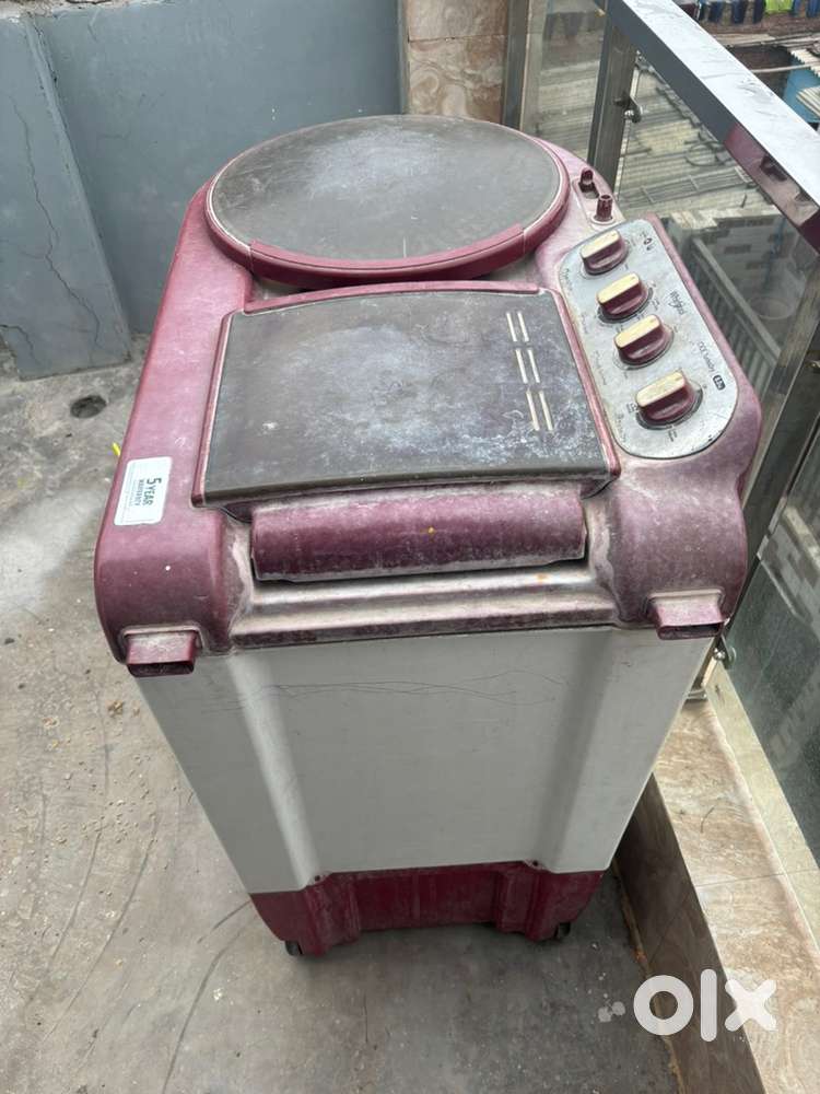 Whirlpool Semi automatic wahsing machine