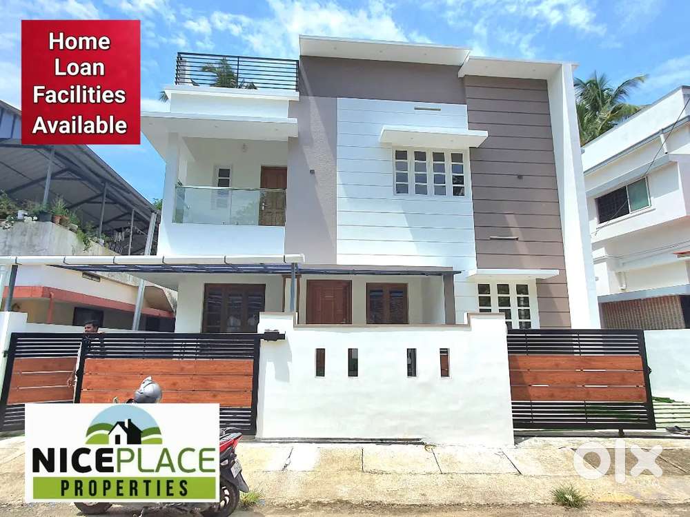 3.600 Cents Maradu (കിടിലൻ വീട്) 1670 saft 4 bhk
