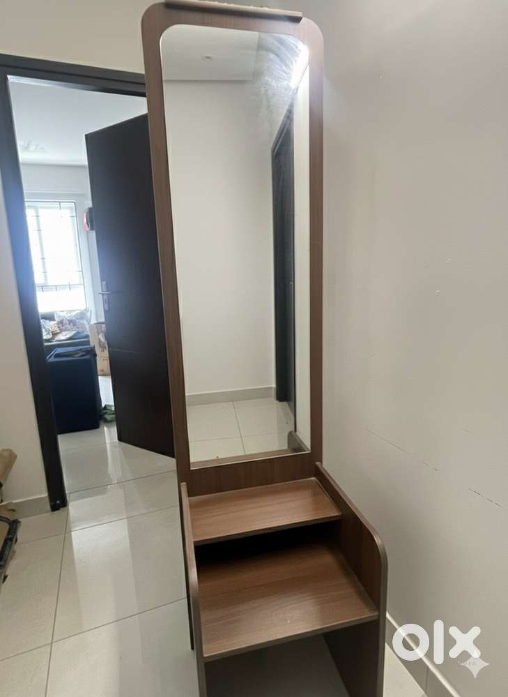 Dressing table with mirror for your bedroom