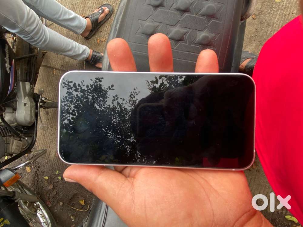 iPhone, 13 GB128.battery health/80
