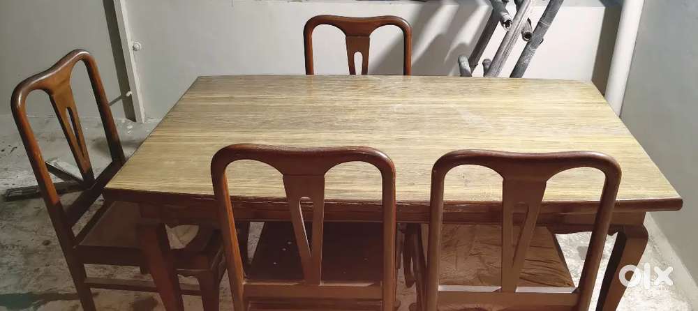 Dinning Table Good Condition ( Set of 7 ) 1 Big Table + 6 Chair