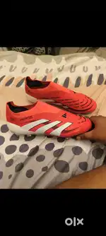 Adidas Predator red colour laysless