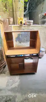 Computer table