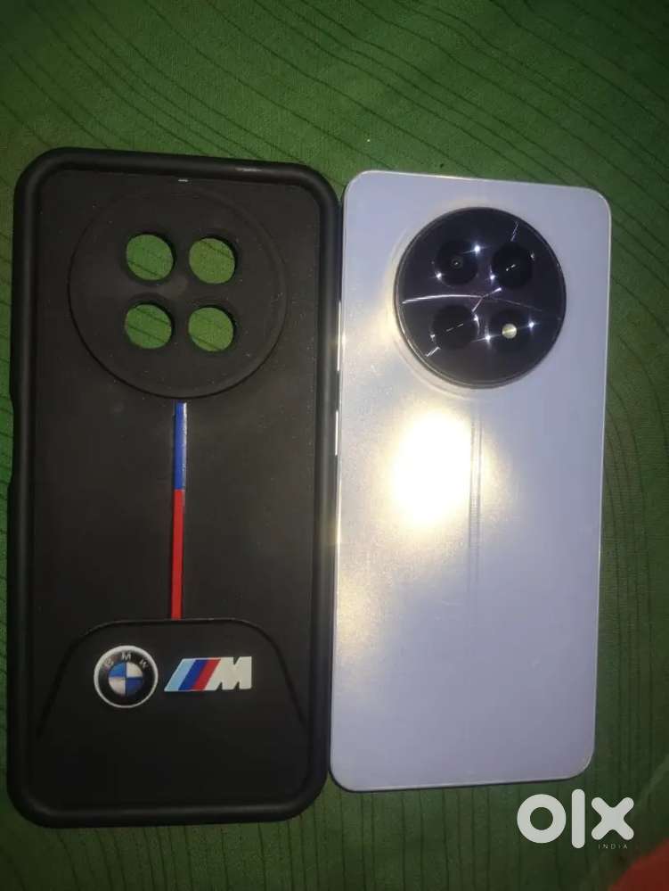 8ram 128 memory and 108 mp camera and fast charging 45w