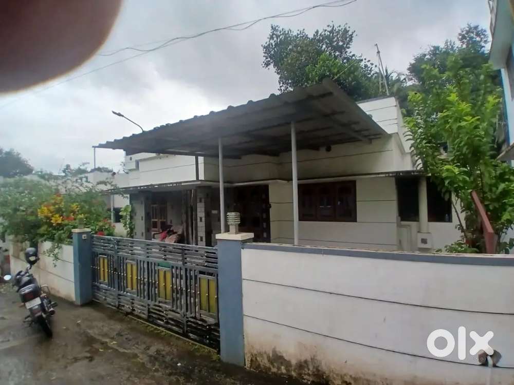 THIRUMALA MALAYALAM HOUSE FOR SALE .3.100.CENT.900.SQ.33.LAKH