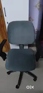 Chair sale karna hai