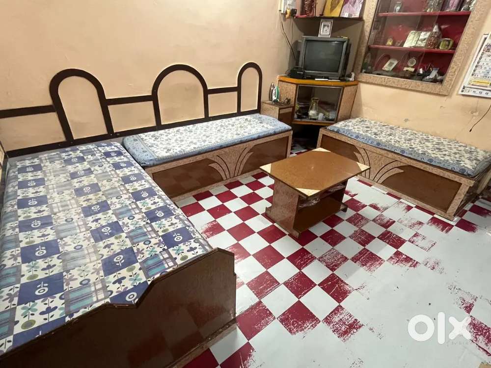 2 Box (cot) 1 single bed 1 teapoy