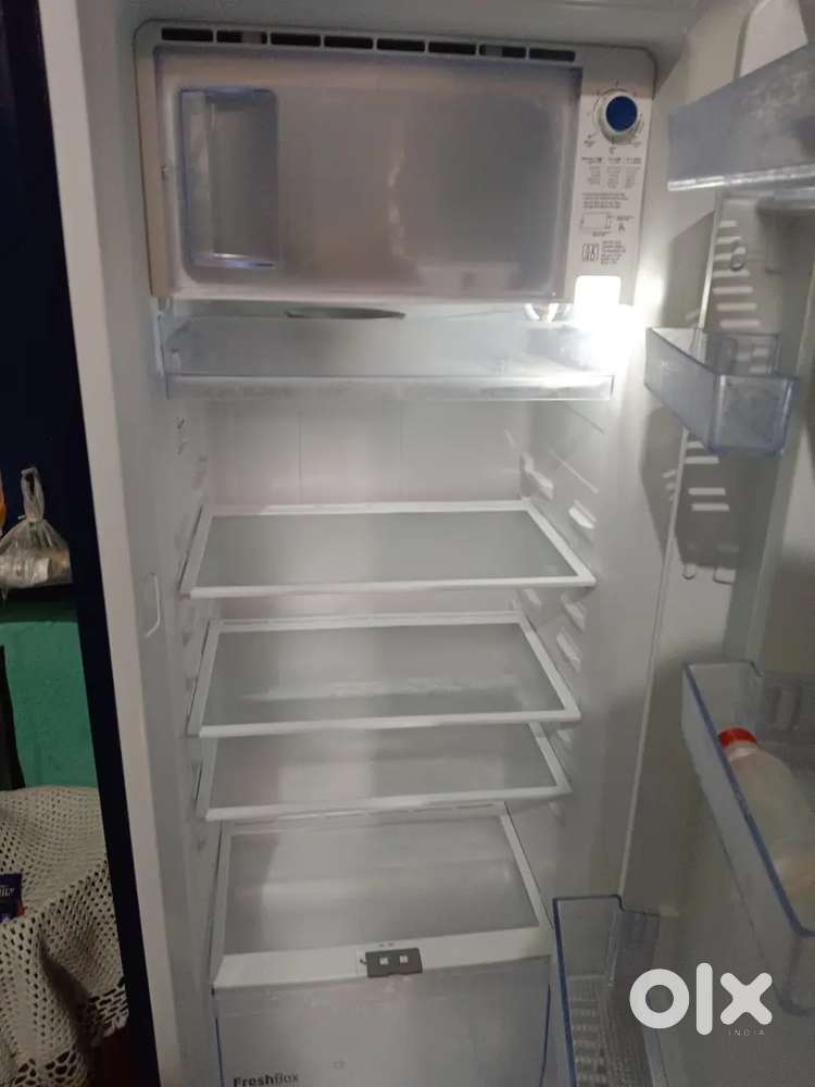 New fridge voltas beko company 5 months used 228 litr 5 stars
