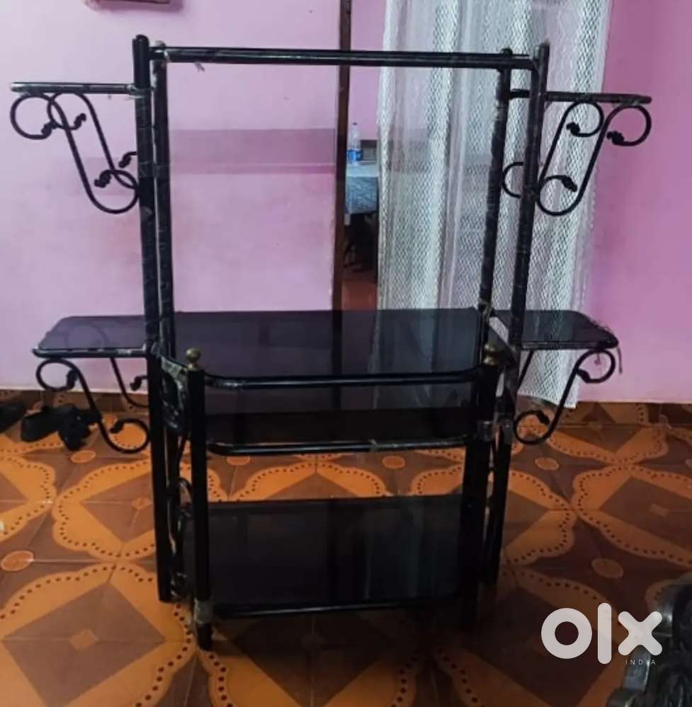 Tv stand in good condition