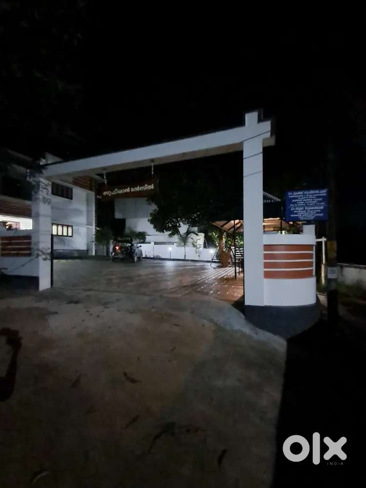 2000 square feet office space in first floor for rent in Randamkutti