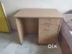 Computer table