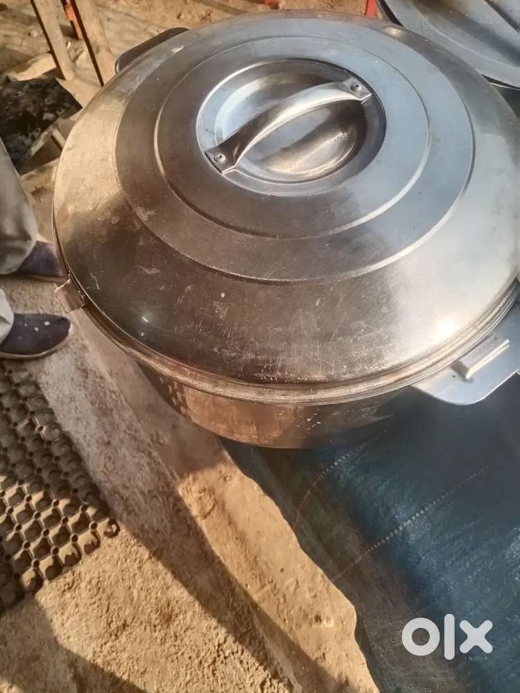 Tiffins center items