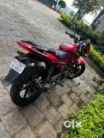 Pulsor 180 Red
