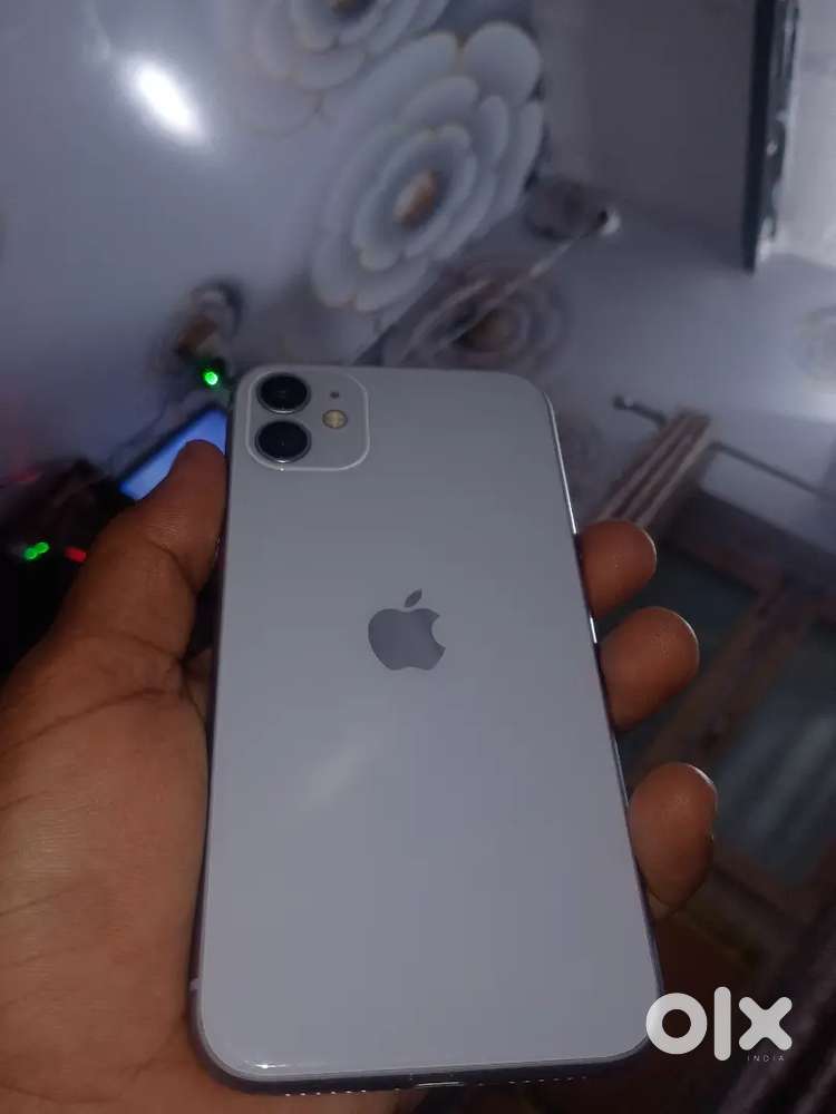 I phone 11 256 GB storage battery helth 89
