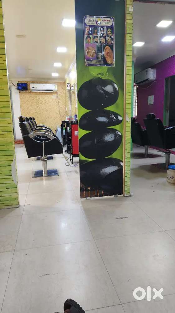 4 rooms, ledies section sapret