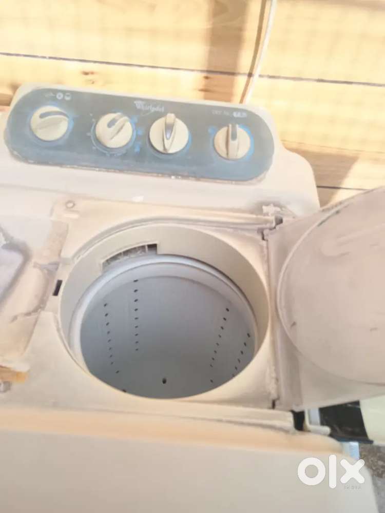 Whirlpool first class working semi automatic washing machine