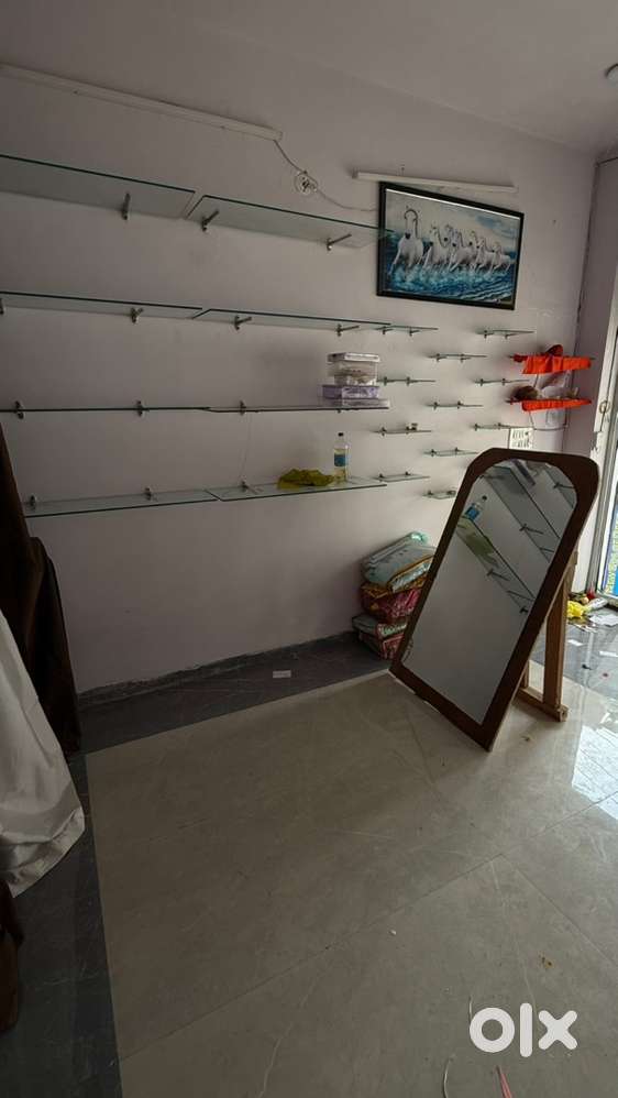 Shop available on rent
