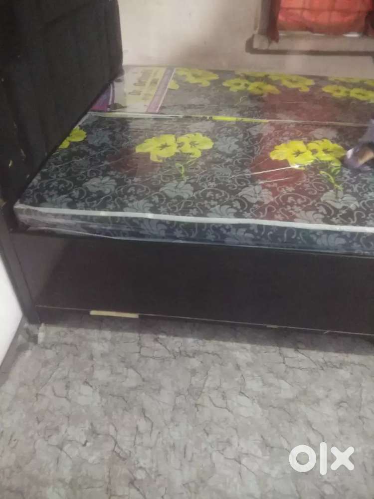 Double bed aur gadde