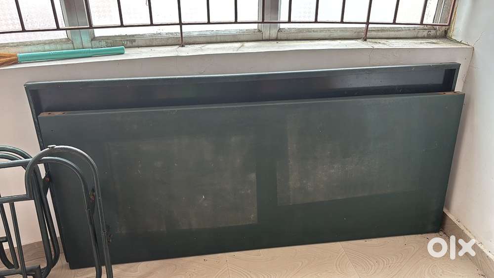Steel cot/bed 2