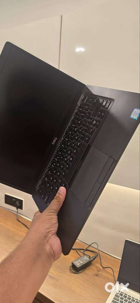 Kharido Dell i5 8th 8GB 256GB SSD  LIGHT WEIGHT  COSMETIC LAPTOP
