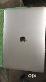 MAC book pro i7