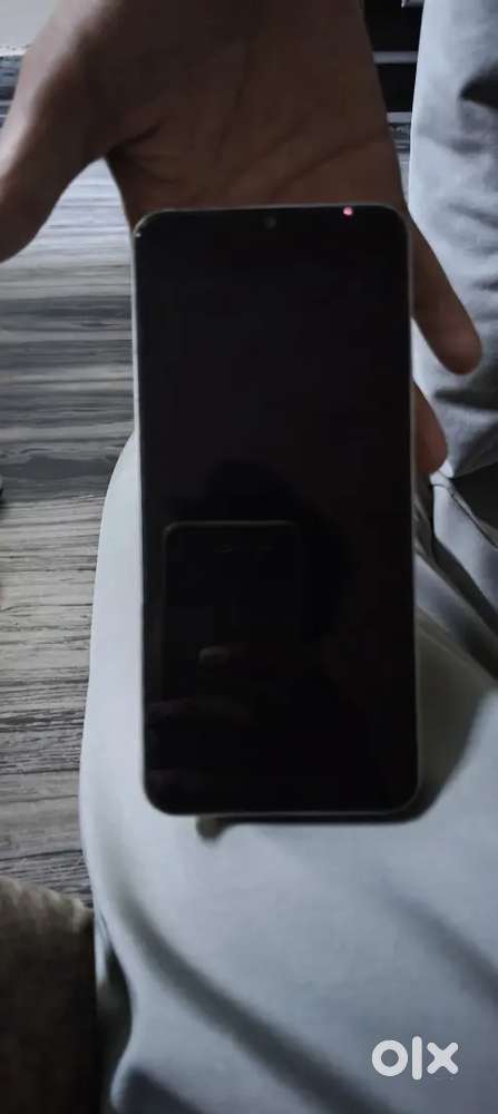 4 64 MA KOI PROBLEM NE HA SIDE FINGERPRINT BE OK HA BHAIYO