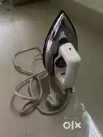 It is i BELL ‘s iron box in good conditon