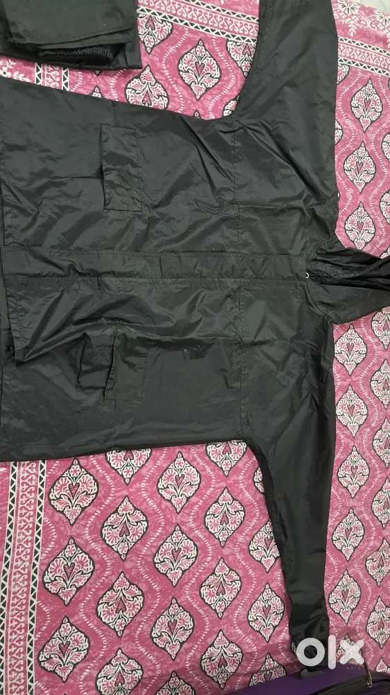 Raincoat xl size black