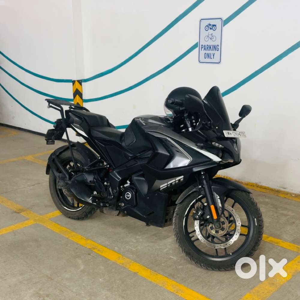 Bajaj Pulsar RS200 - Better Than New!