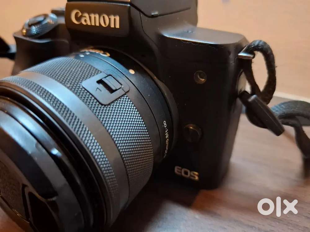 Canon M50 ii Mirrorless 4k body and 15-45mm lens read description