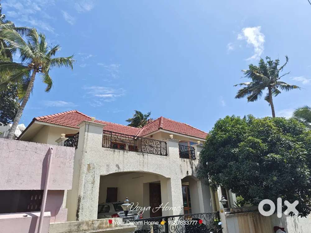 Pattom Jn 3800 sqft House, 9.5 Cents, 4 BHK Rs.3.95 Crore