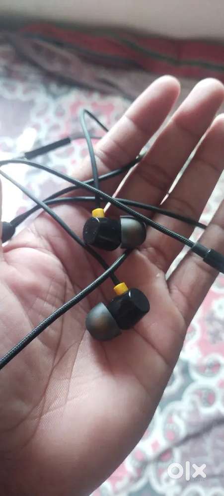 Realme Earphone(only 2 month old)