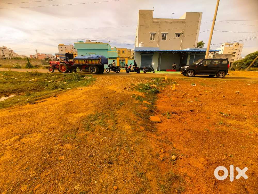 Iscon City near Road plot 25ank,ready to construct,for immediate build