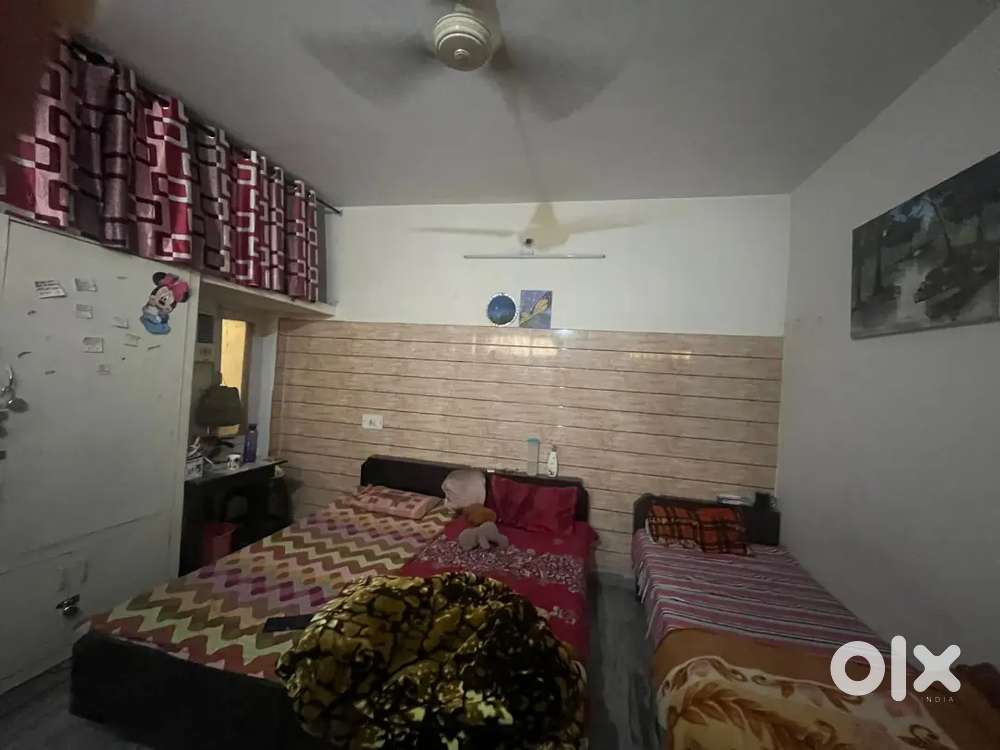 Sharing rooms single rooms available